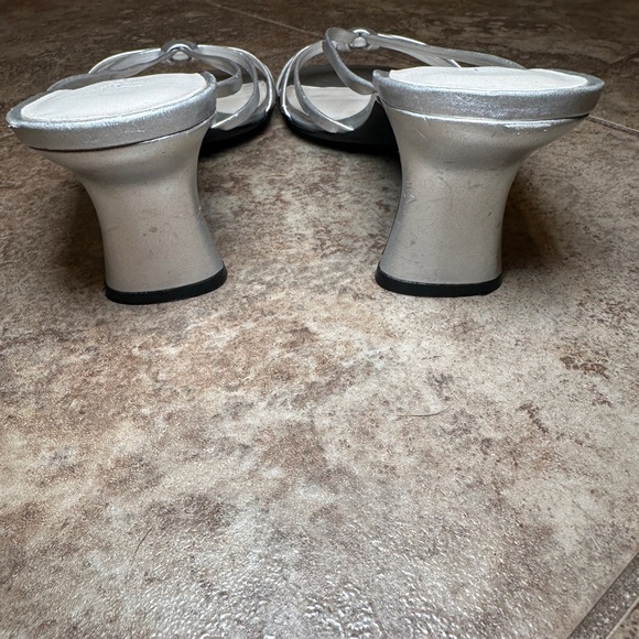Silver Open Toe Vintage Heels Size 10 - Picture 4 of 7